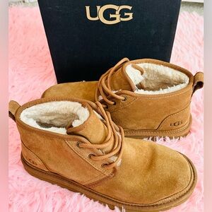 UGG Men's Suede Chesnut Boot size 8